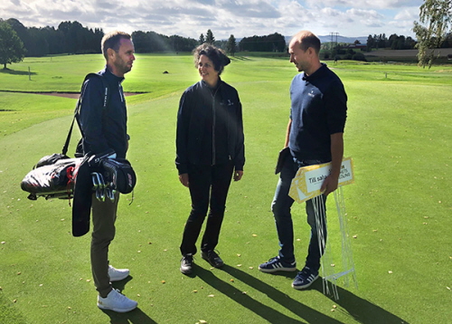 Johan Höglund är marknadsansvarig på Dalsjö golf och förändringsledare för Vision 50/50-processen på klubben. Här tillsammans med Cicci Berglund, ekonomiansvarig och Tony Mullborn, vd, klubbchef och banchef.
